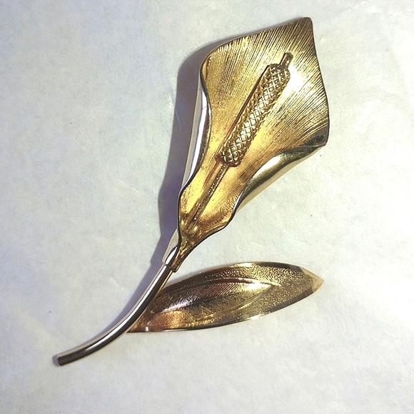 1960s GF LILY PIN BROOCH - SIGNED ROYLN GOLD-FILLED - Picture 3 of 6